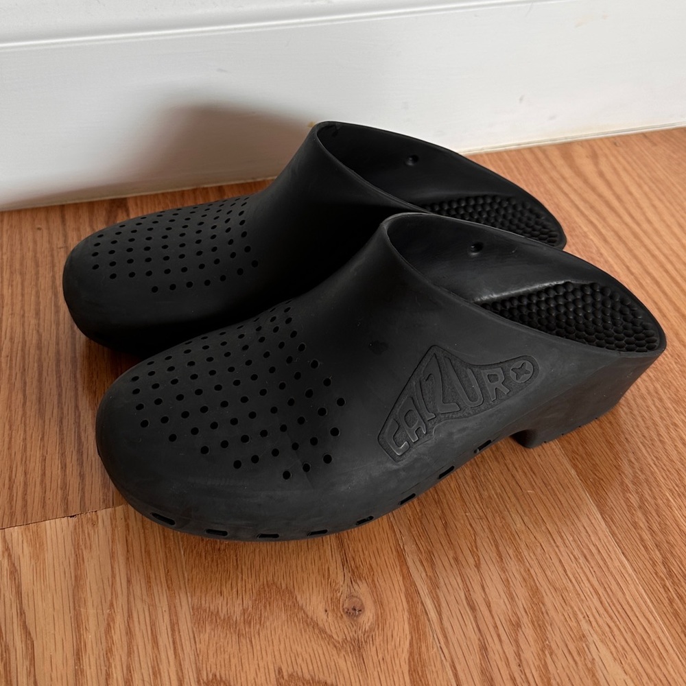 BIHOS Calzuro Classic Autoclave Clogs with holes